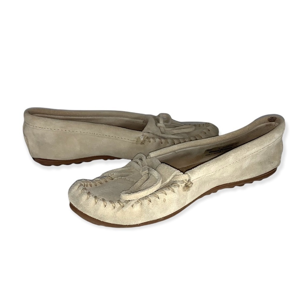 Minnetonka Moccasins Suede Beige Cream Slip On